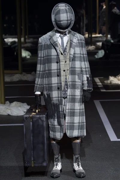 Look 15